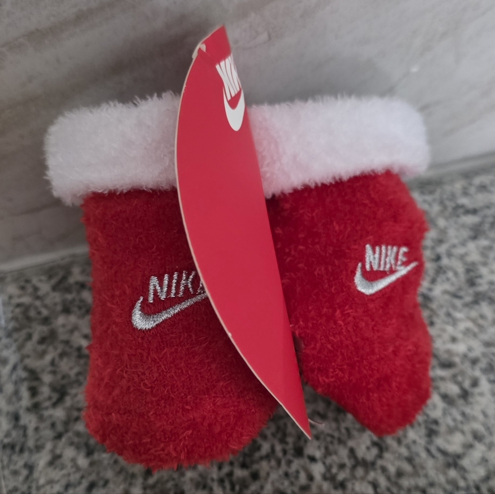 NWT Nike Logo Baby Newborn Booties Holiday Winter Santa Christmas Red White
